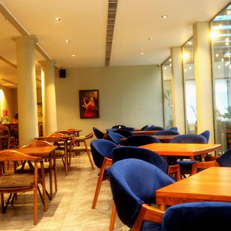 Fairway Colombo - Sri Lanka'S First Hotel With Robot Technology מראה חיצוני תמונה