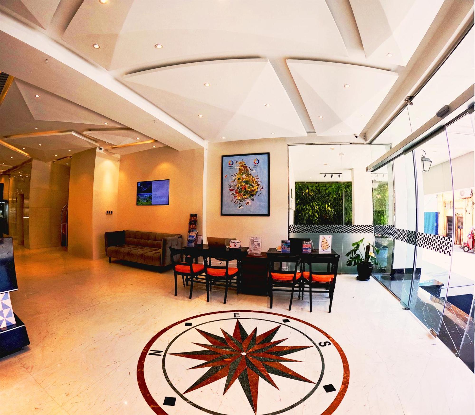 Fairway Colombo - Sri Lanka'S First Hotel With Robot Technology מראה חיצוני תמונה