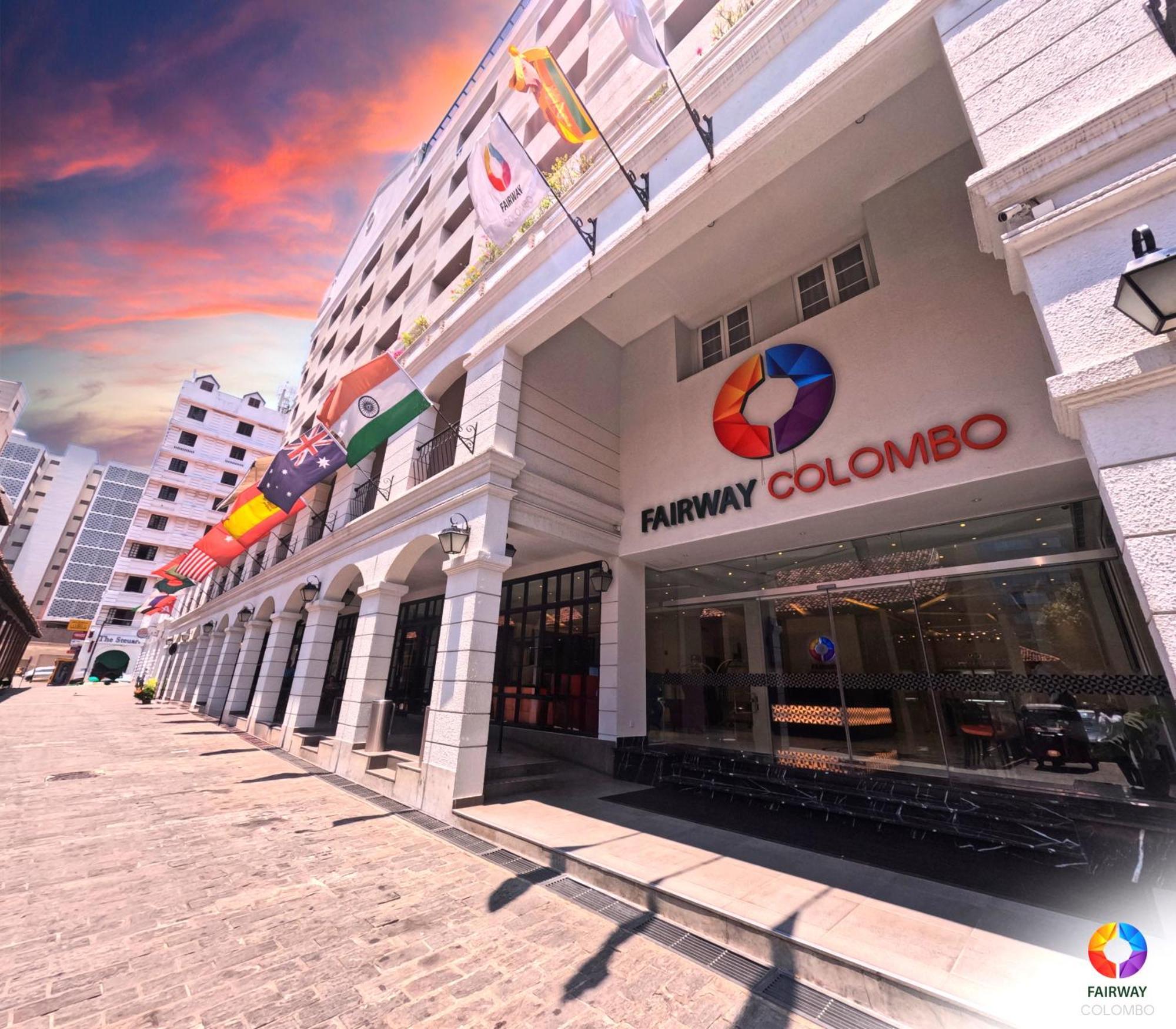 Fairway Colombo - Sri Lanka'S First Hotel With Robot Technology מראה חיצוני תמונה