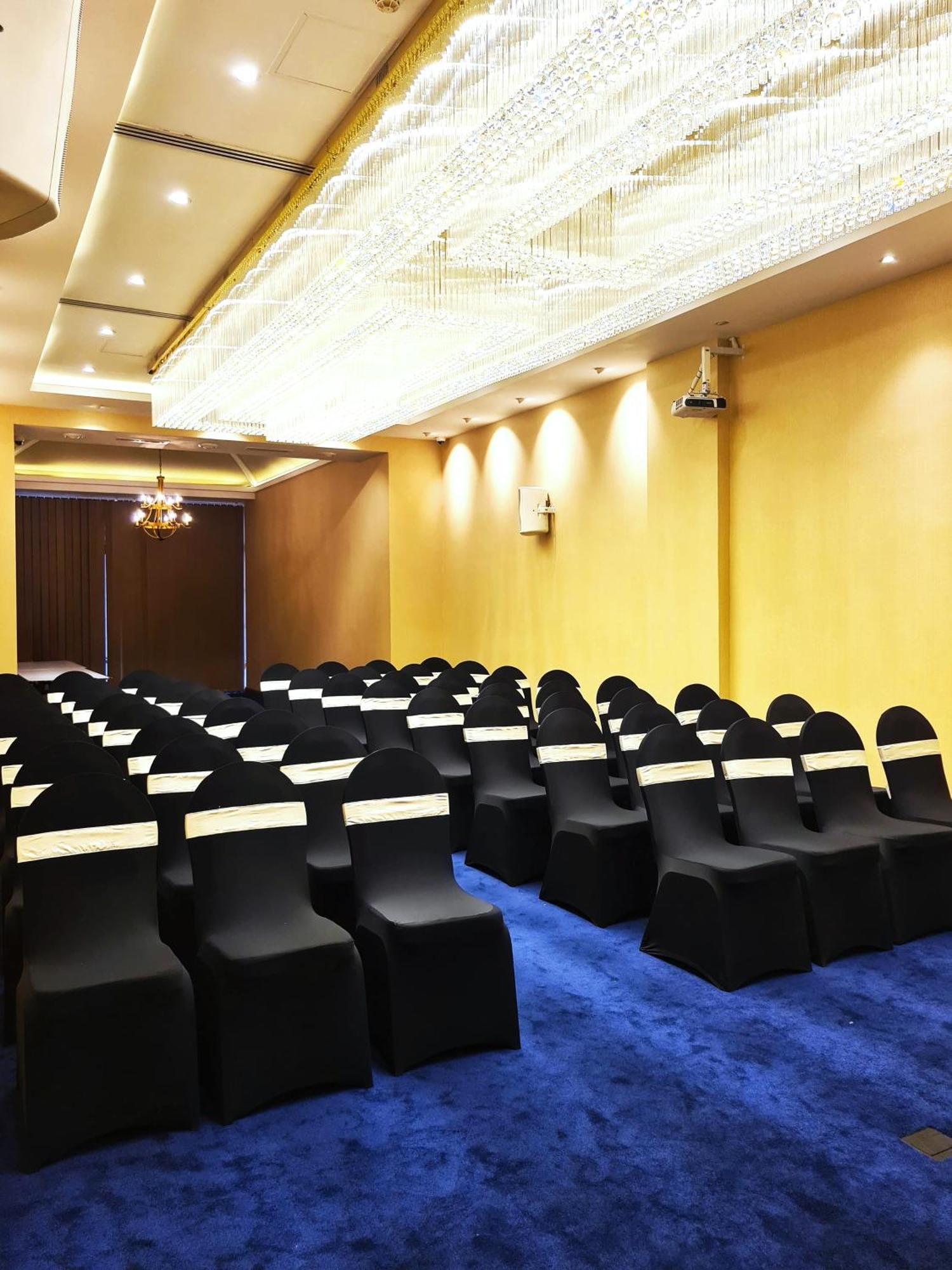Fairway Colombo - Sri Lanka'S First Hotel With Robot Technology מראה חיצוני תמונה