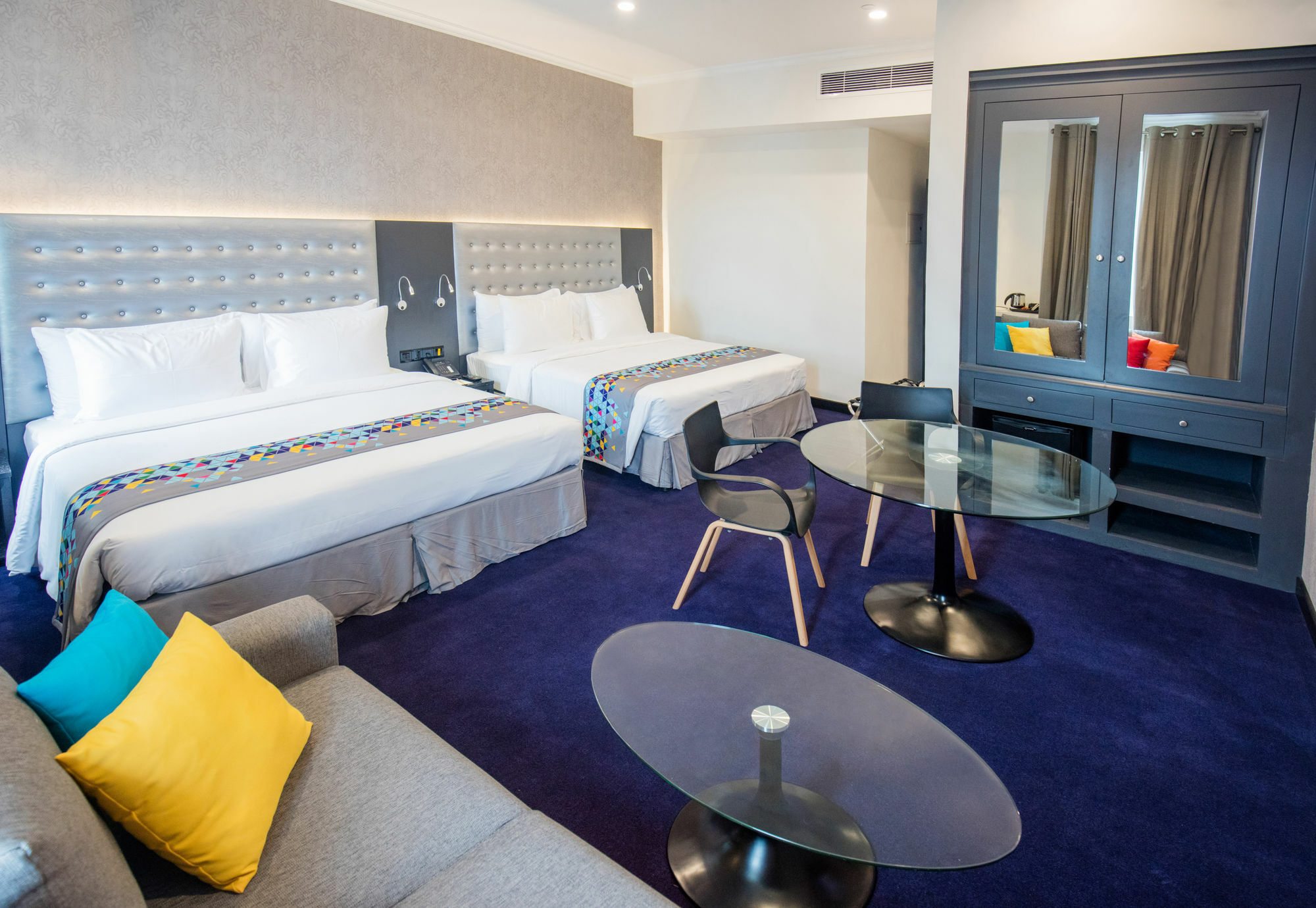Fairway Colombo - Sri Lanka'S First Hotel With Robot Technology מראה חיצוני תמונה